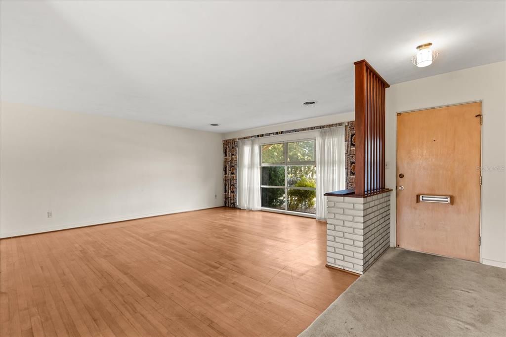 For Sale: $490,000 (4 beds, 2 baths, 2320 Square Feet)