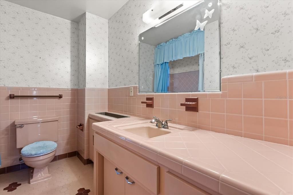 For Sale: $490,000 (4 beds, 2 baths, 2320 Square Feet)