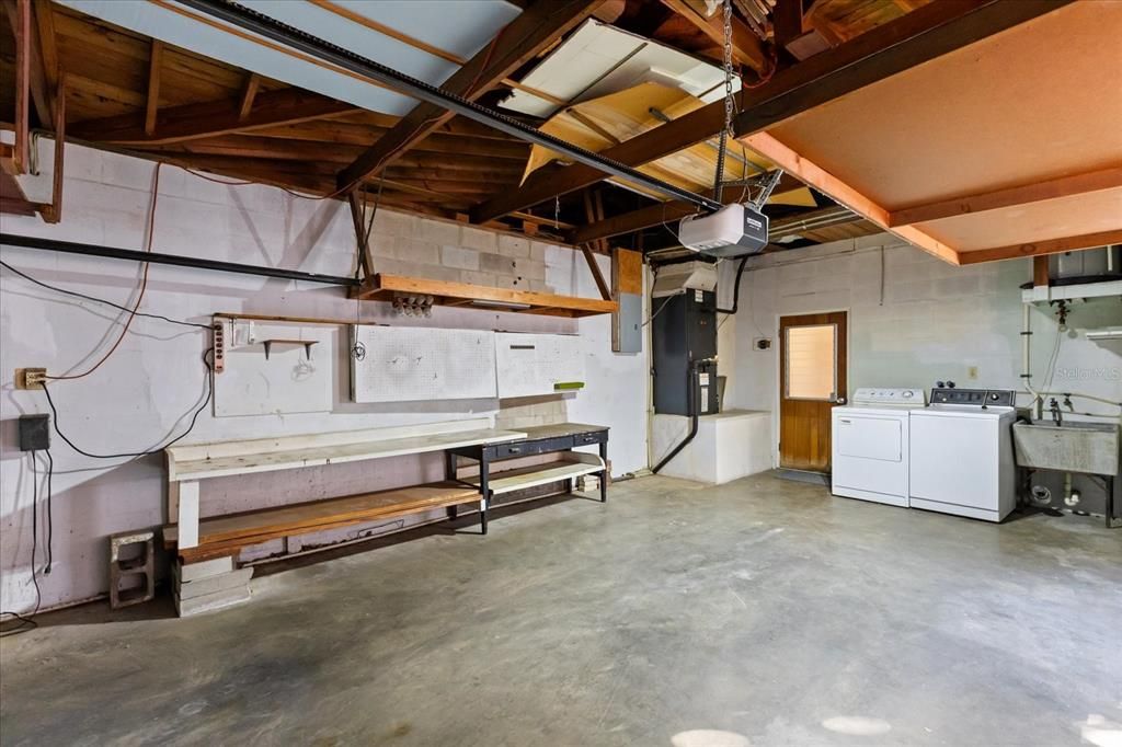 For Sale: $490,000 (4 beds, 2 baths, 2320 Square Feet)