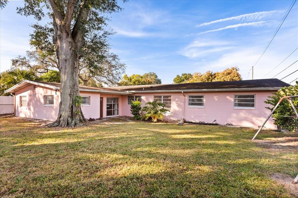 For Sale: $490,000 (4 beds, 2 baths, 2320 Square Feet)