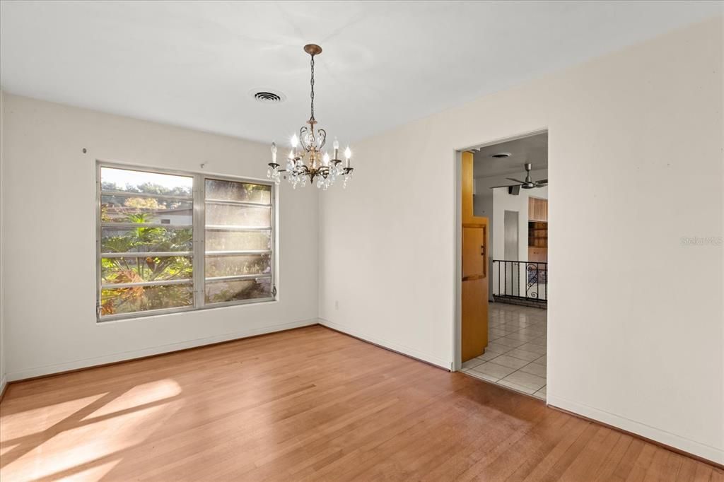 For Sale: $490,000 (4 beds, 2 baths, 2320 Square Feet)