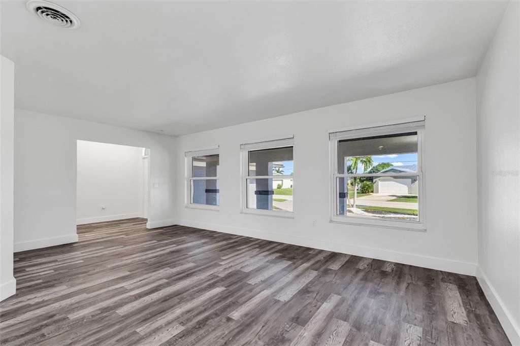 For Rent: $2,850 (3 beds, 2 baths, 2044 Square Feet)