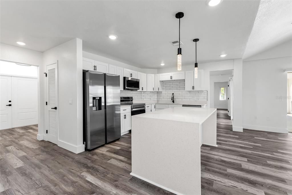 For Rent: $2,850 (3 beds, 2 baths, 2044 Square Feet)