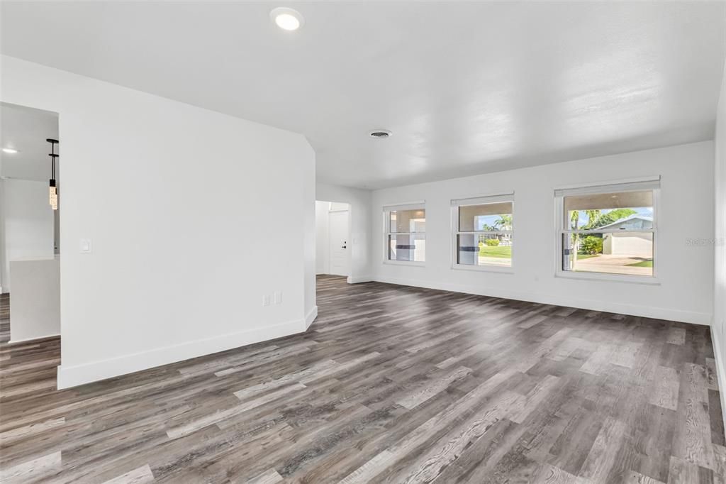 For Rent: $2,850 (3 beds, 2 baths, 2044 Square Feet)