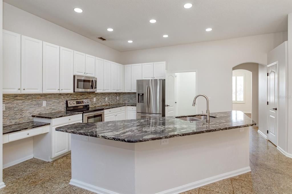 For Sale: $599,000 (4 beds, 3 baths, 2580 Square Feet)