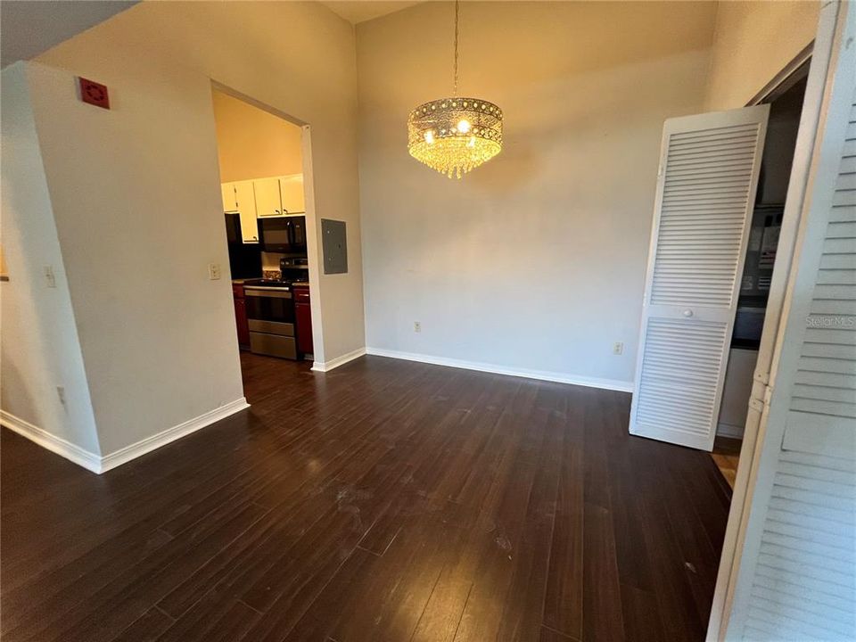For Rent: $1,400 (2 beds, 2 baths, 888 Square Feet)