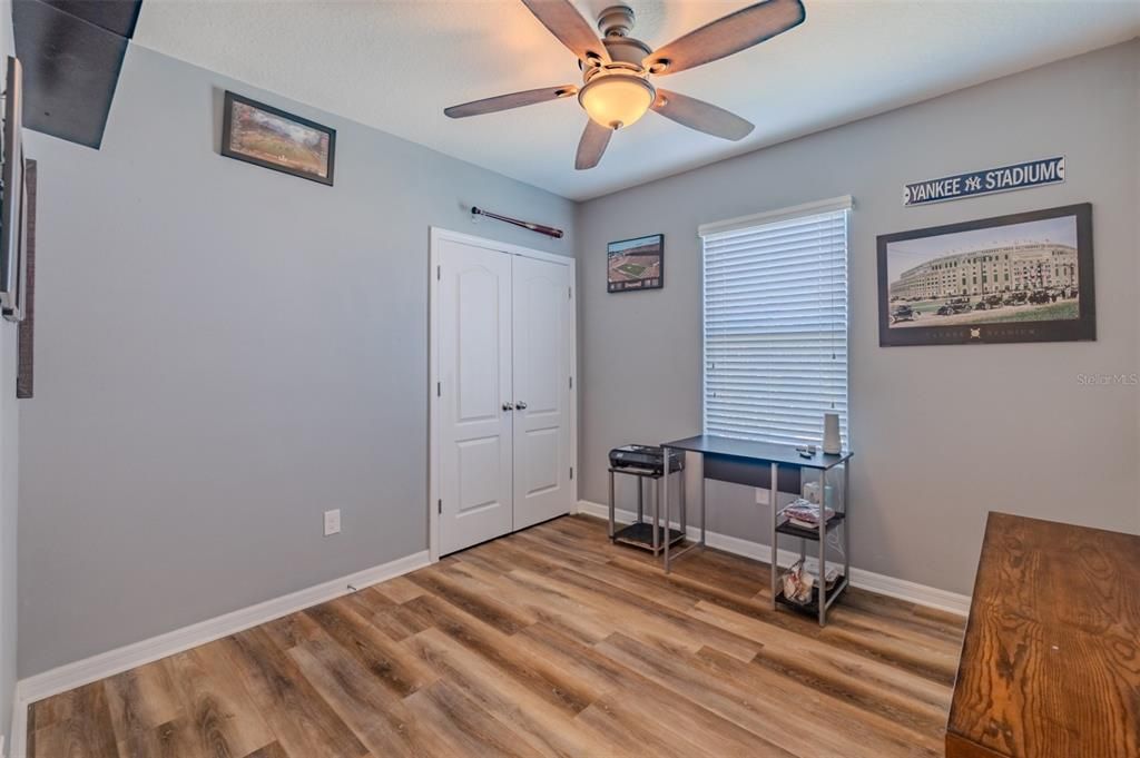 Activo con contrato: $233,000 (3 camas, 2 baños, 1594 Pies cuadrados)