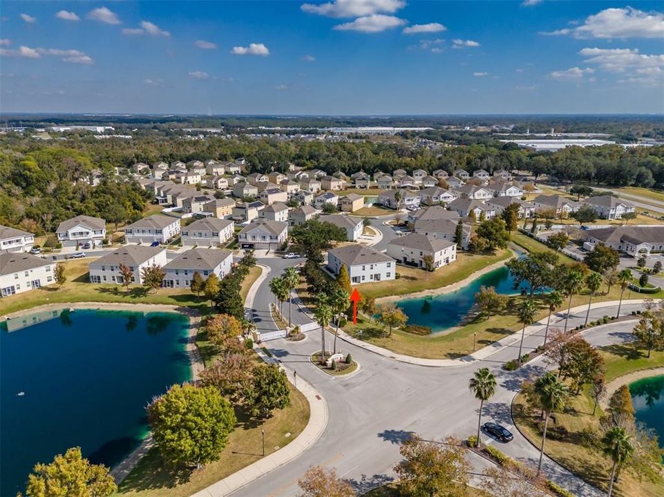 Activo con contrato: $233,000 (3 camas, 2 baños, 1594 Pies cuadrados)