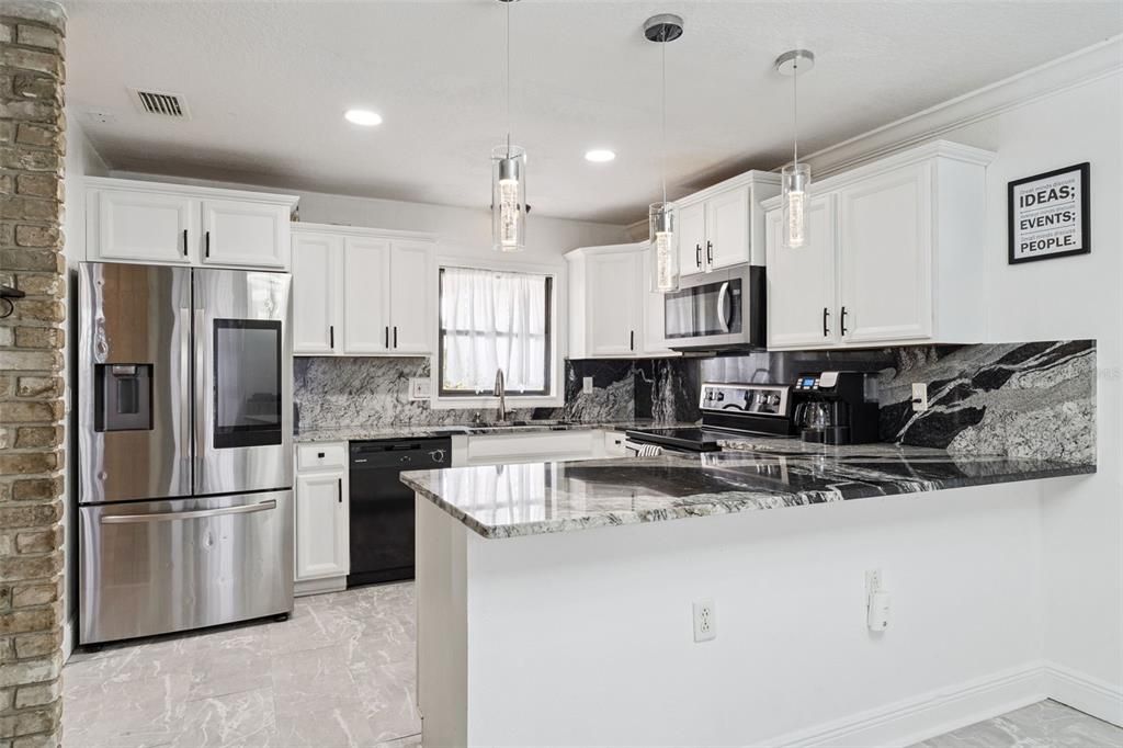 待售: $415,000 (5 贝兹, 2 浴室, 1668 平方英尺)