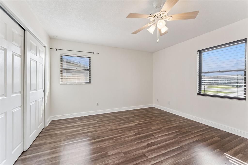 待售: $415,000 (5 贝兹, 2 浴室, 1668 平方英尺)