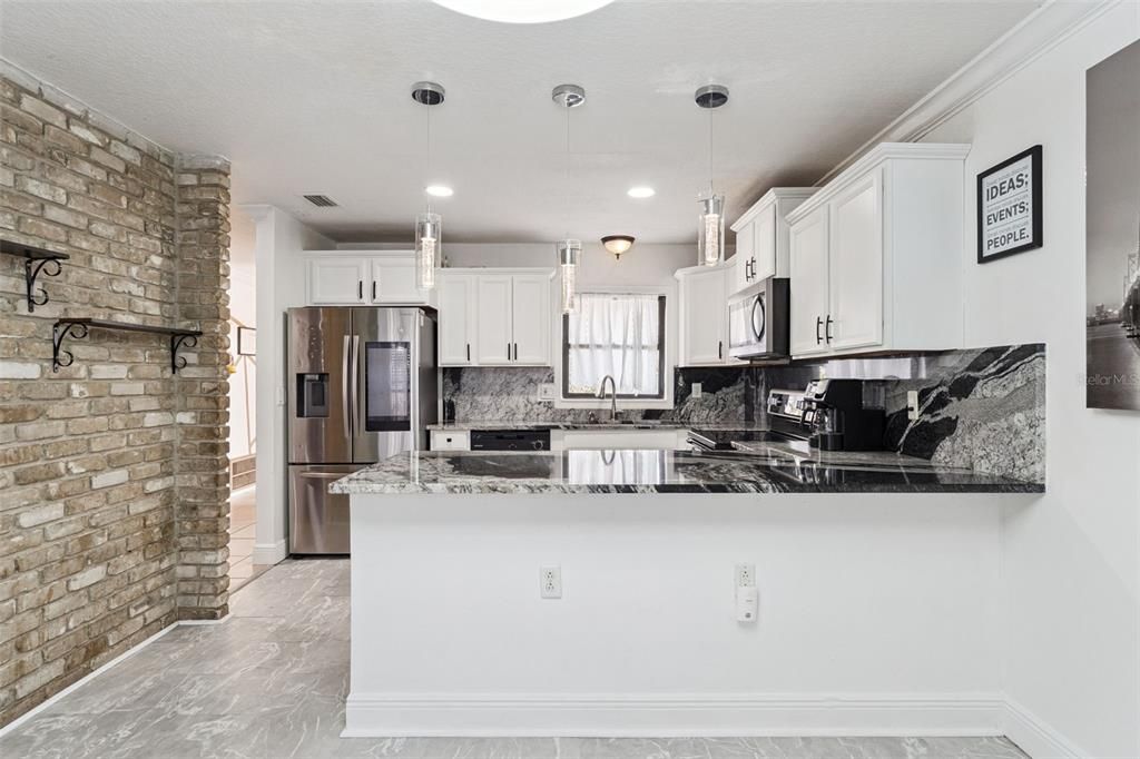 待售: $415,000 (5 贝兹, 2 浴室, 1668 平方英尺)