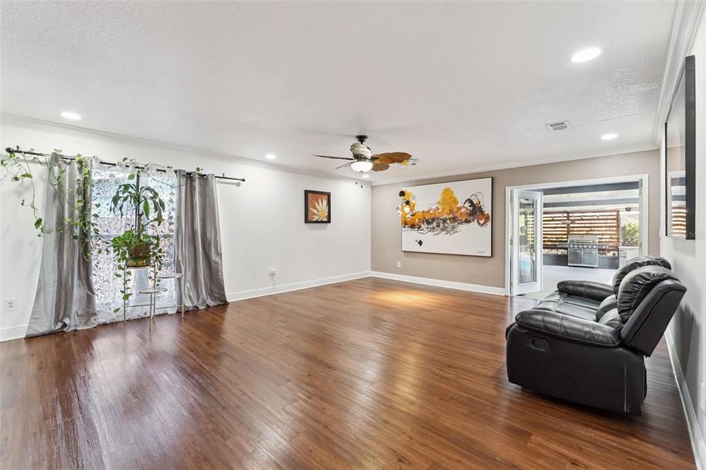 待售: $415,000 (5 贝兹, 2 浴室, 1668 平方英尺)