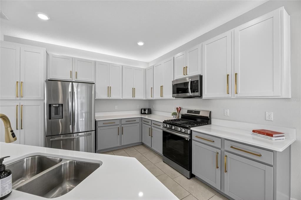 For Rent: $2,900 (4 beds, 3 baths, 2273 Square Feet)