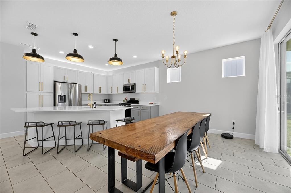 For Rent: $2,900 (4 beds, 3 baths, 2273 Square Feet)