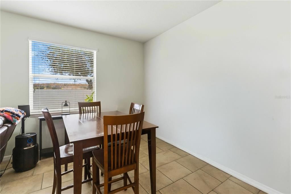 На продажу: $329,000 (3 спален, 2 ванн, 1699 Квадратных фут)