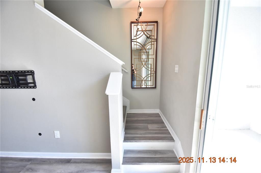 For Rent: $2,195 (3 beds, 2 baths, 1707 Square Feet)