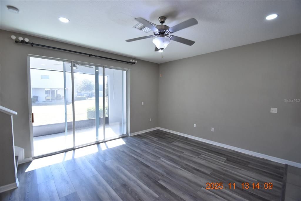 For Rent: $2,195 (3 beds, 2 baths, 1707 Square Feet)