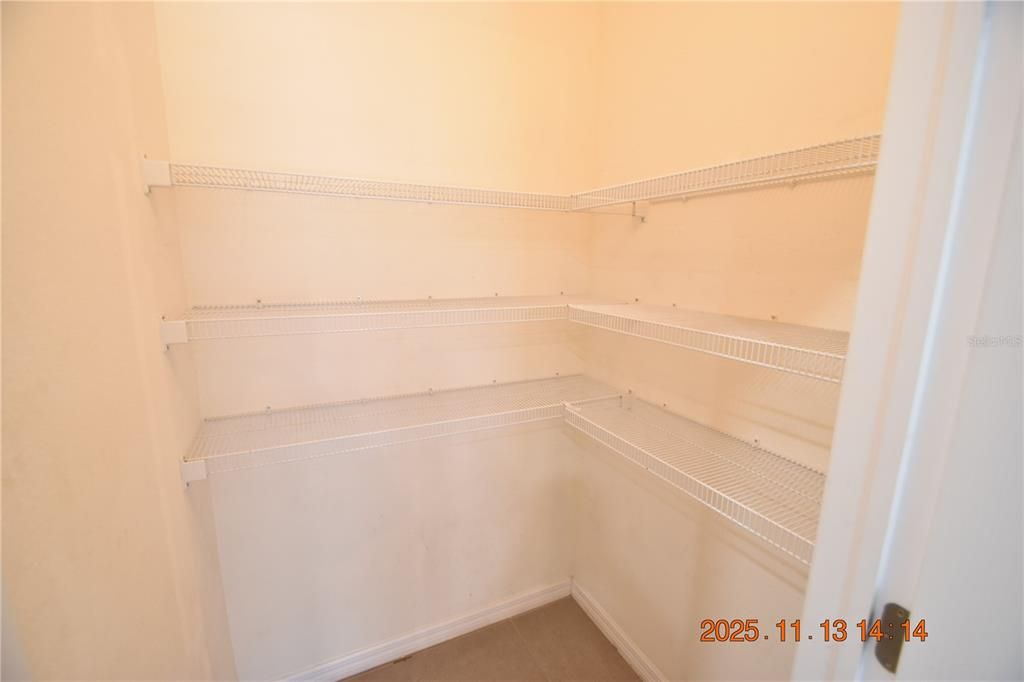 For Rent: $2,195 (3 beds, 2 baths, 1707 Square Feet)