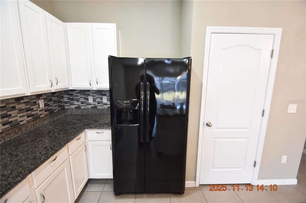 For Rent: $2,195 (3 beds, 2 baths, 1707 Square Feet)