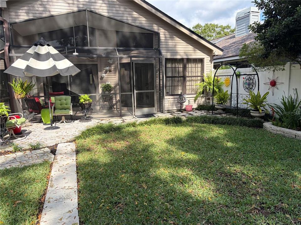 待售: $334,900 (2 贝兹, 2 浴室, 1333 平方英尺)