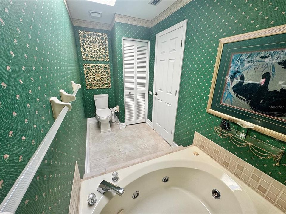 待售: $334,900 (2 贝兹, 2 浴室, 1333 平方英尺)