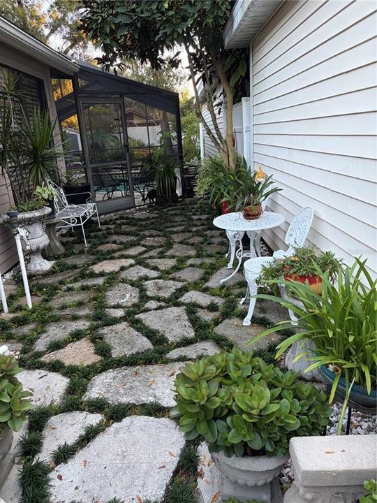 待售: $334,900 (2 贝兹, 2 浴室, 1333 平方英尺)