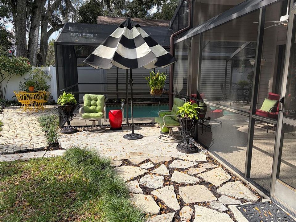 待售: $334,900 (2 贝兹, 2 浴室, 1333 平方英尺)