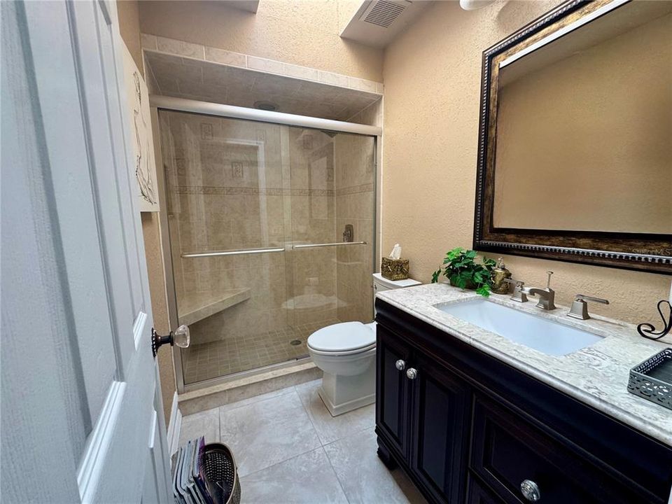 待售: $334,900 (2 贝兹, 2 浴室, 1333 平方英尺)