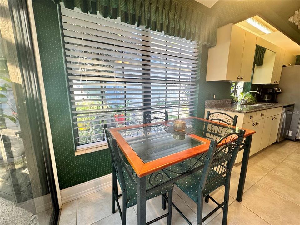 待售: $334,900 (2 贝兹, 2 浴室, 1333 平方英尺)