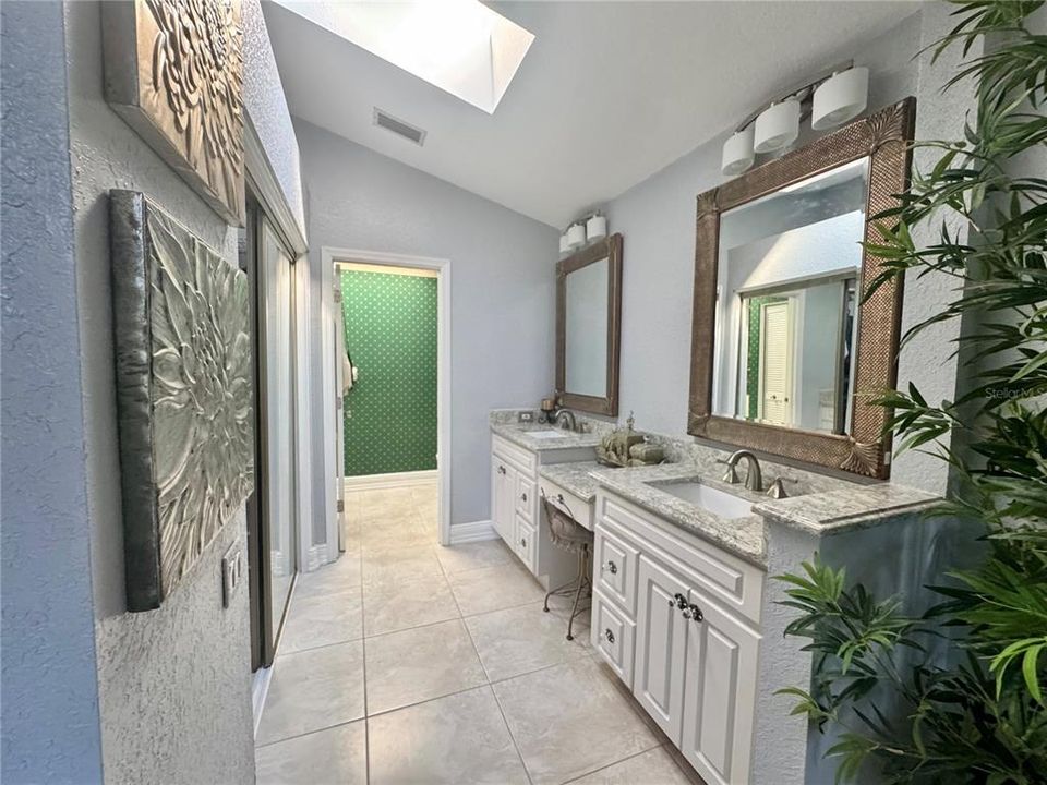 待售: $334,900 (2 贝兹, 2 浴室, 1333 平方英尺)