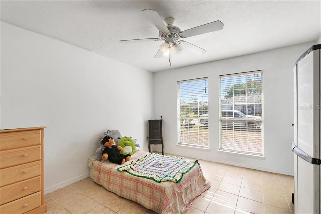 待售: $400,000 (4 贝兹, 3 浴室, 2976 平方英尺)