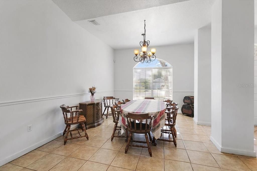 待售: $400,000 (4 贝兹, 3 浴室, 2976 平方英尺)