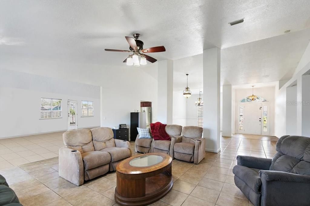 待售: $400,000 (4 贝兹, 3 浴室, 2976 平方英尺)