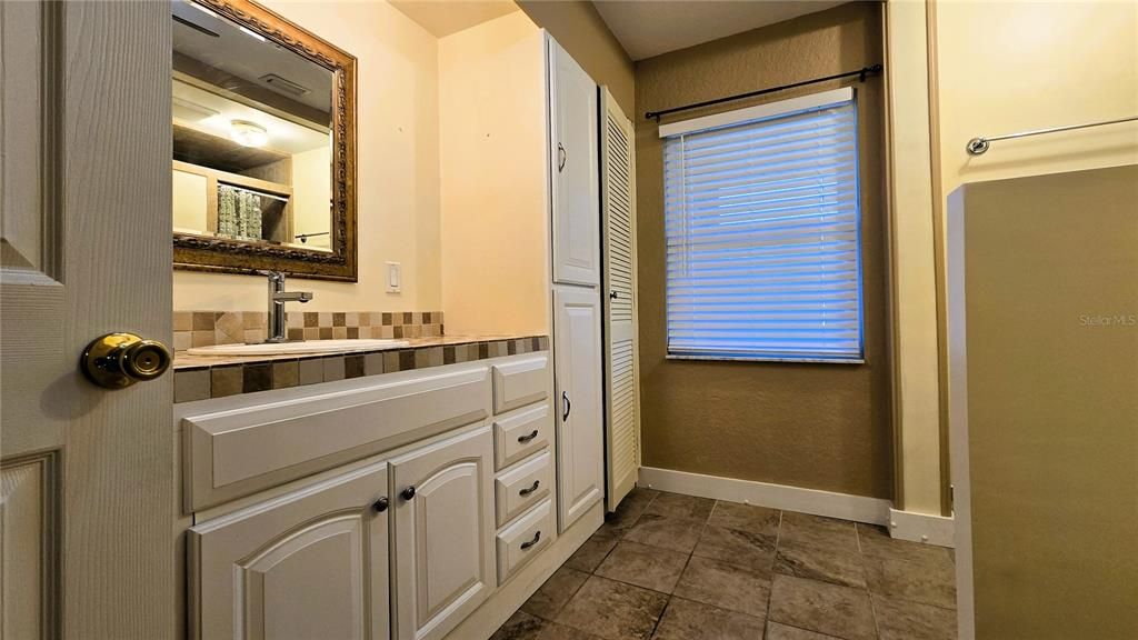 待售: $399,900 (2 贝兹, 2 浴室, 1397 平方英尺)