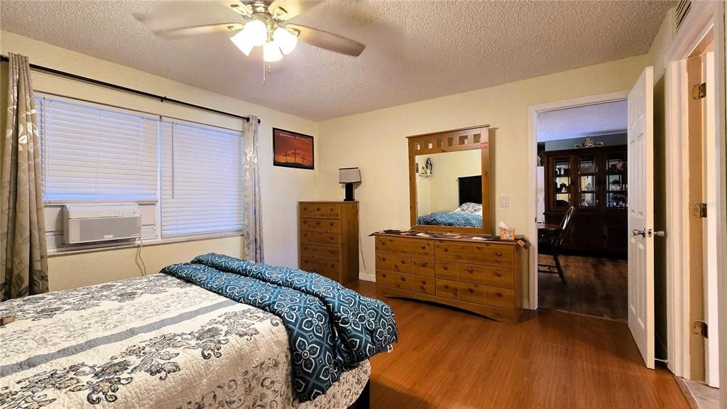 待售: $399,900 (2 贝兹, 2 浴室, 1397 平方英尺)