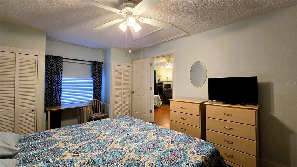 待售: $399,900 (2 贝兹, 2 浴室, 1397 平方英尺)