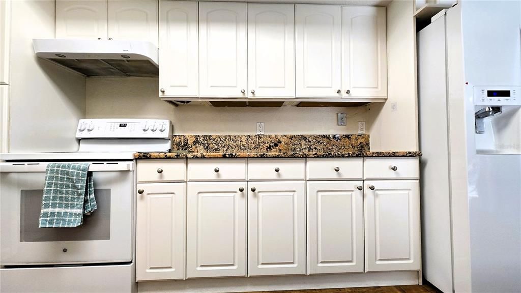 待售: $399,900 (2 贝兹, 2 浴室, 1397 平方英尺)