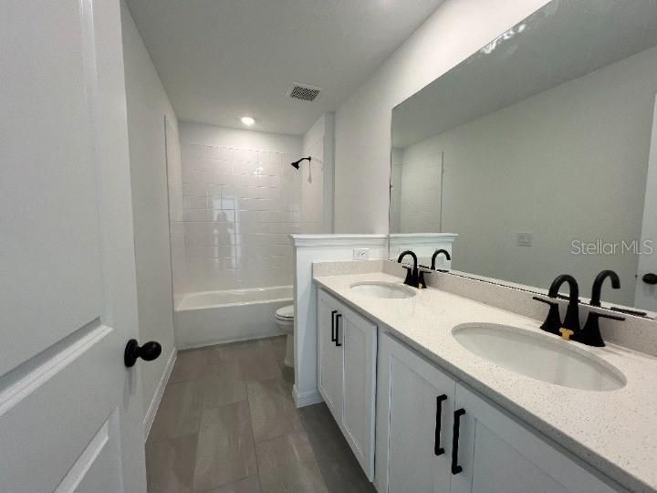 En Venta: $549,990 (3 camas, 2 baños, 2791 Pies cuadrados)