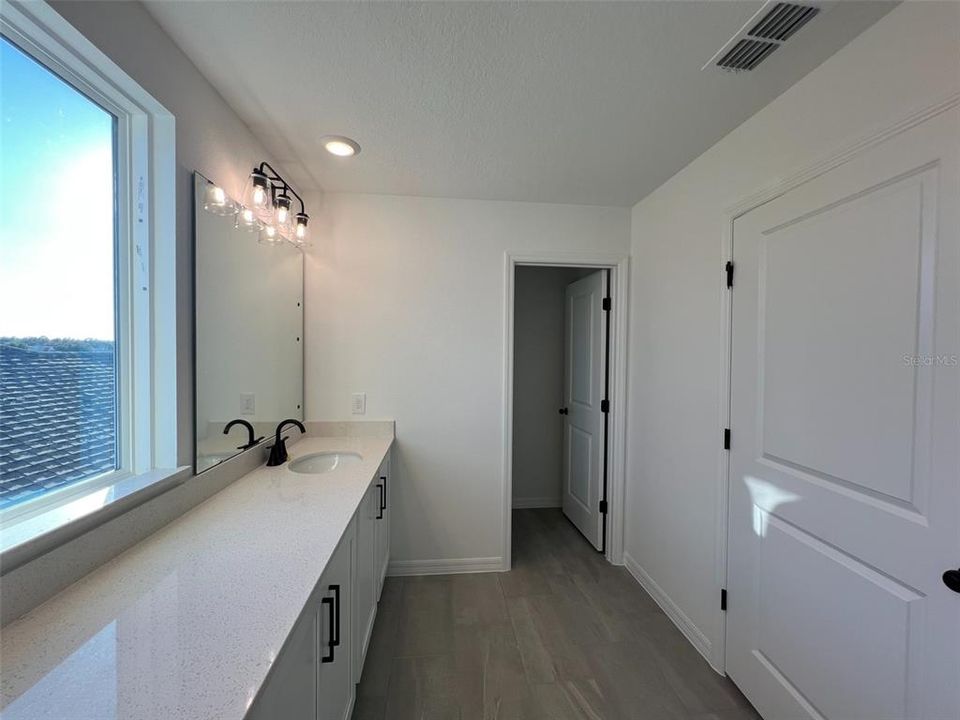 En Venta: $549,990 (3 camas, 2 baños, 2791 Pies cuadrados)