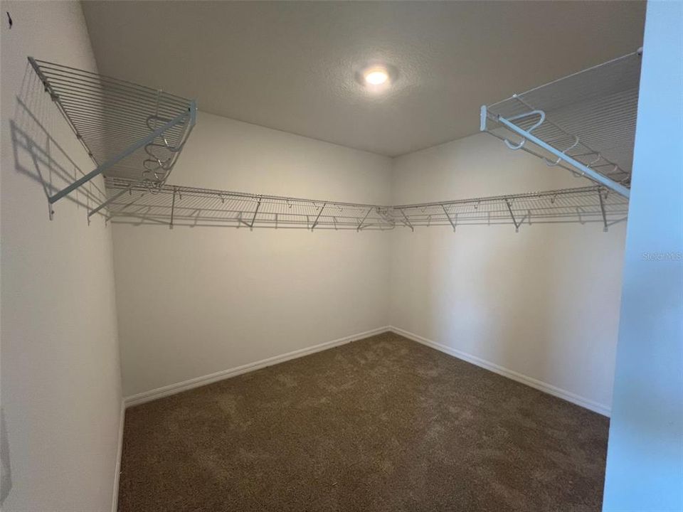 En Venta: $549,990 (3 camas, 2 baños, 2791 Pies cuadrados)