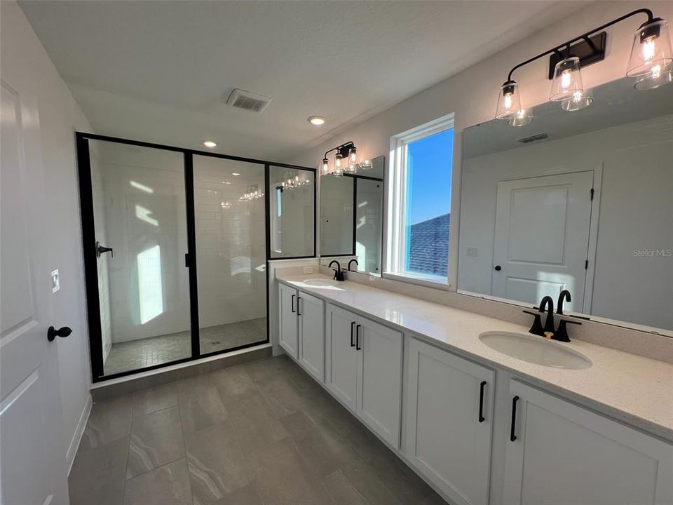 En Venta: $549,990 (3 camas, 2 baños, 2791 Pies cuadrados)