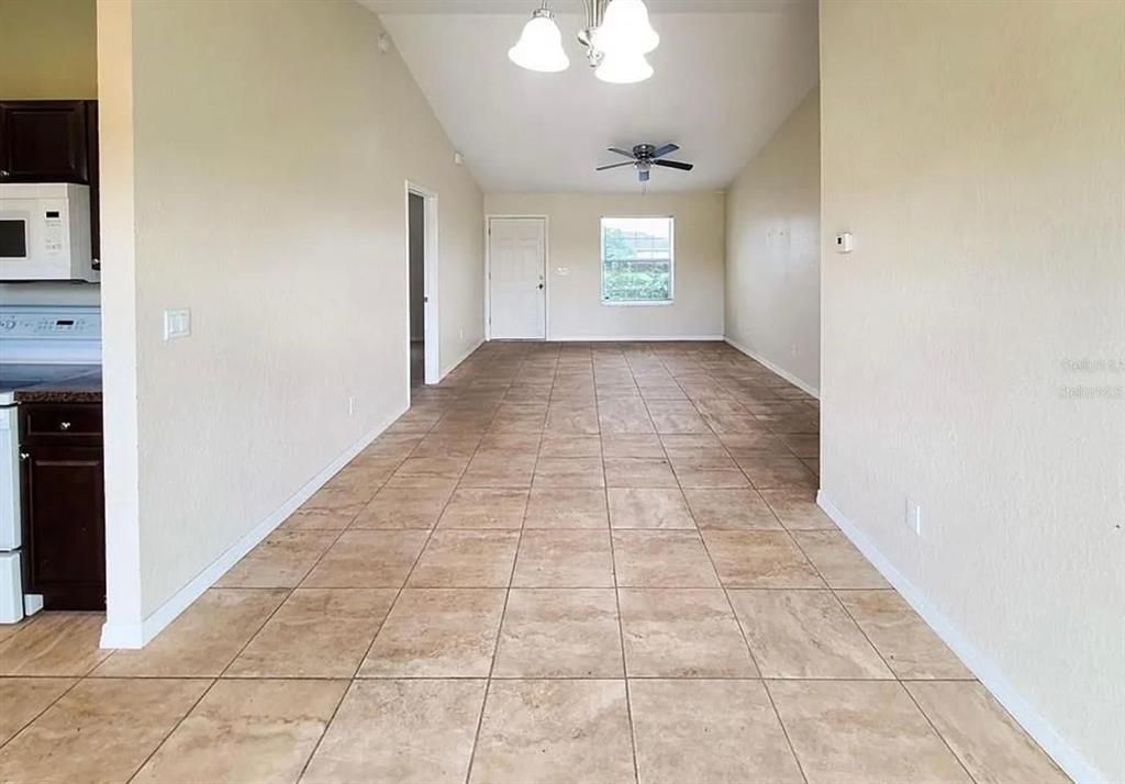 В аренду: $1,675 (3 спален, 2 ванн, 1077 Квадратных фут)