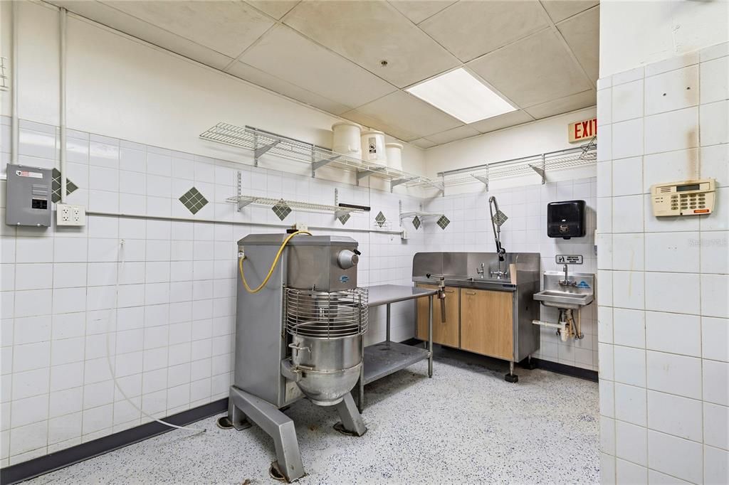 Active With Contract: $435,000 (0 beds, 0 baths, 1925 Square Feet)