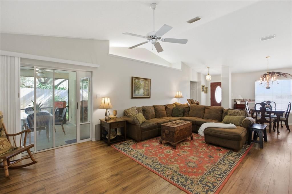 Active With Contract: $415,000 (4 beds, 2 baths, 1919 Square Feet)