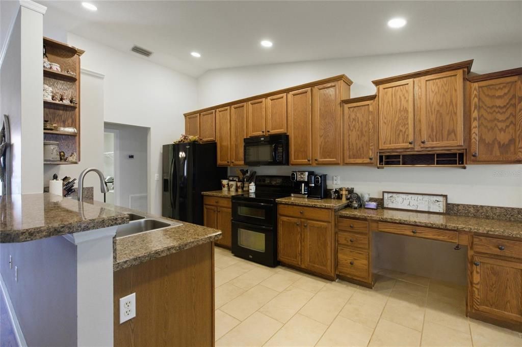 Active With Contract: $415,000 (4 beds, 2 baths, 1919 Square Feet)