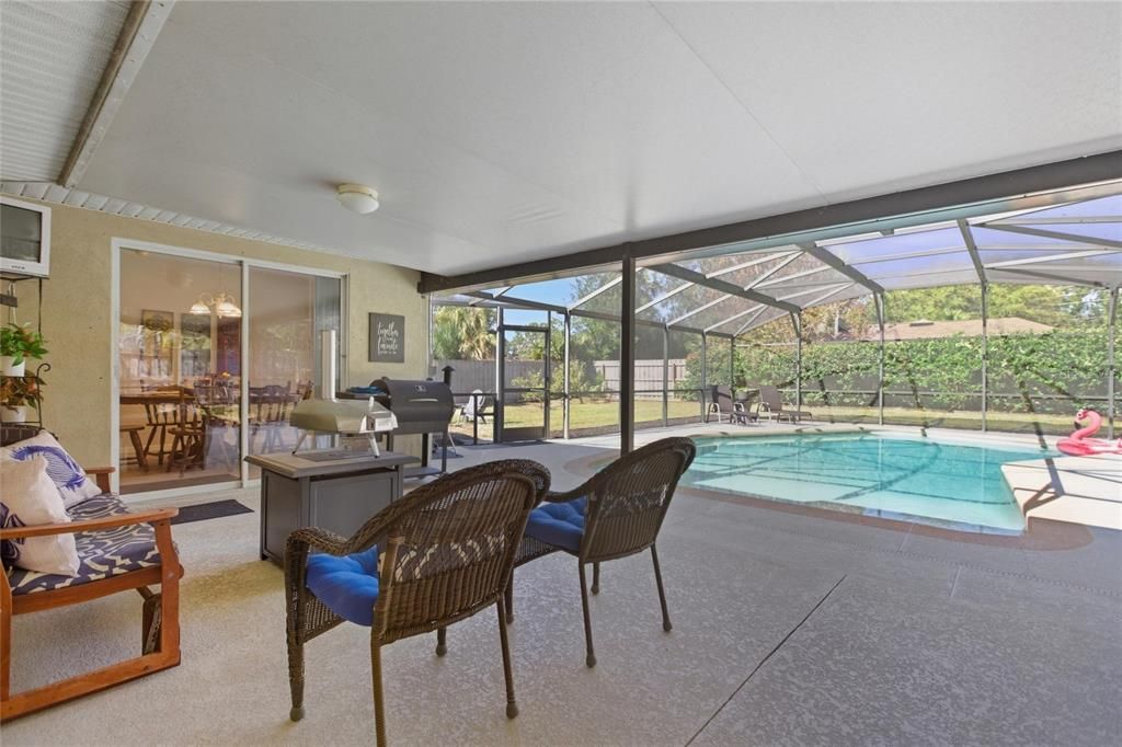 Active With Contract: $415,000 (4 beds, 2 baths, 1919 Square Feet)