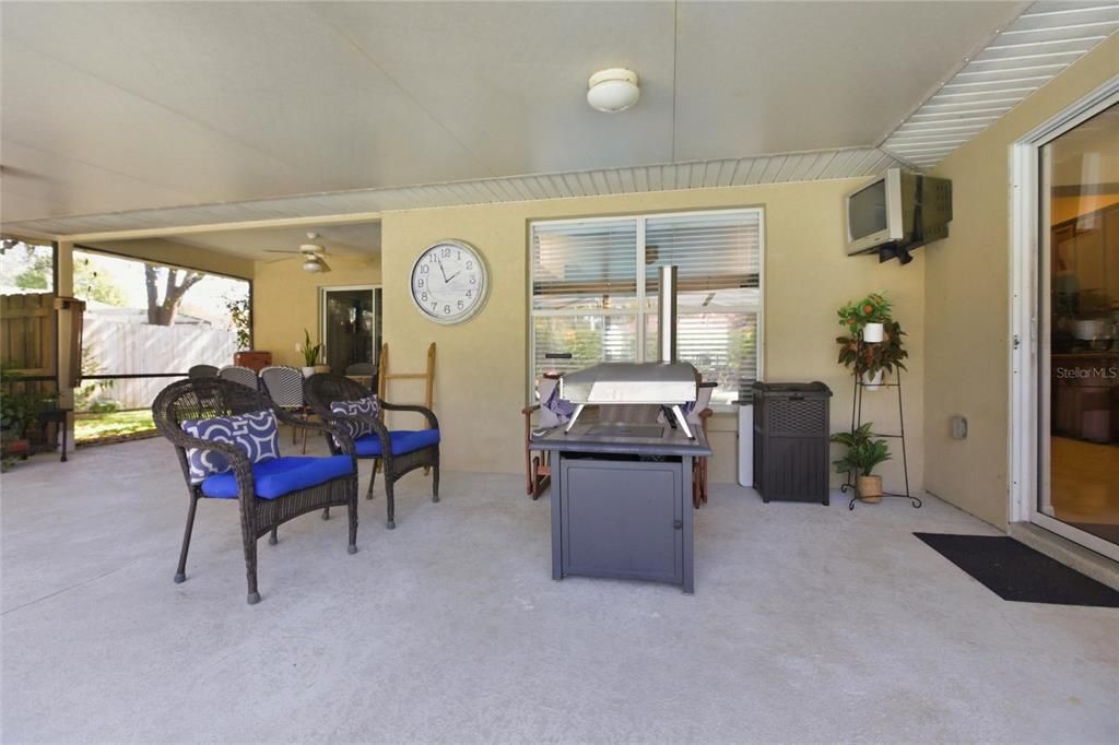 Active With Contract: $415,000 (4 beds, 2 baths, 1919 Square Feet)