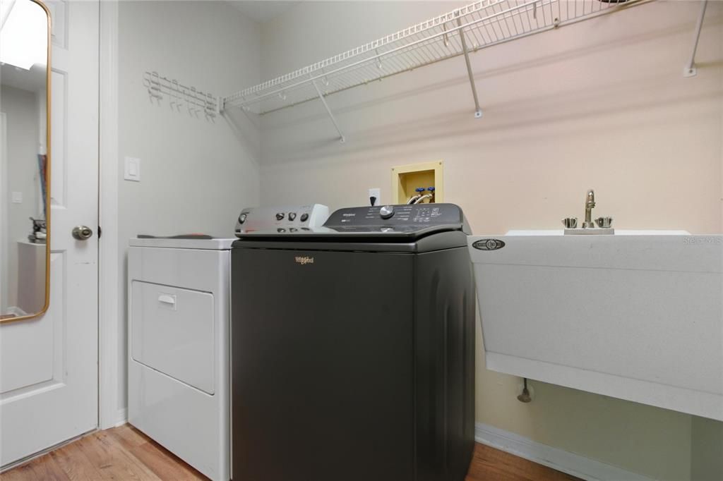 Active With Contract: $415,000 (4 beds, 2 baths, 1919 Square Feet)