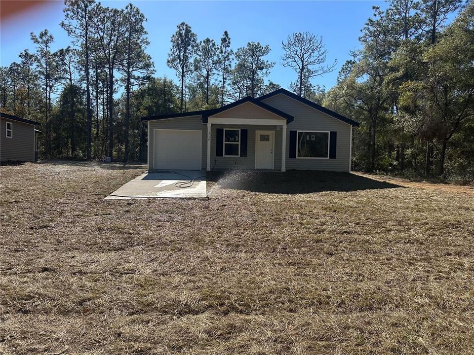 Active With Contract: $199,995 (3 beds, 2 baths, 1066 Square Feet)