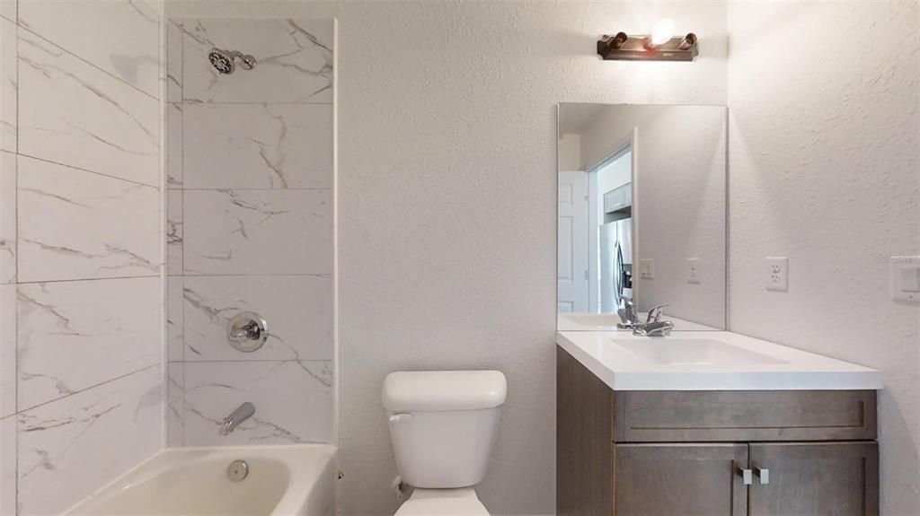 Active With Contract: $199,995 (3 beds, 2 baths, 1066 Square Feet)